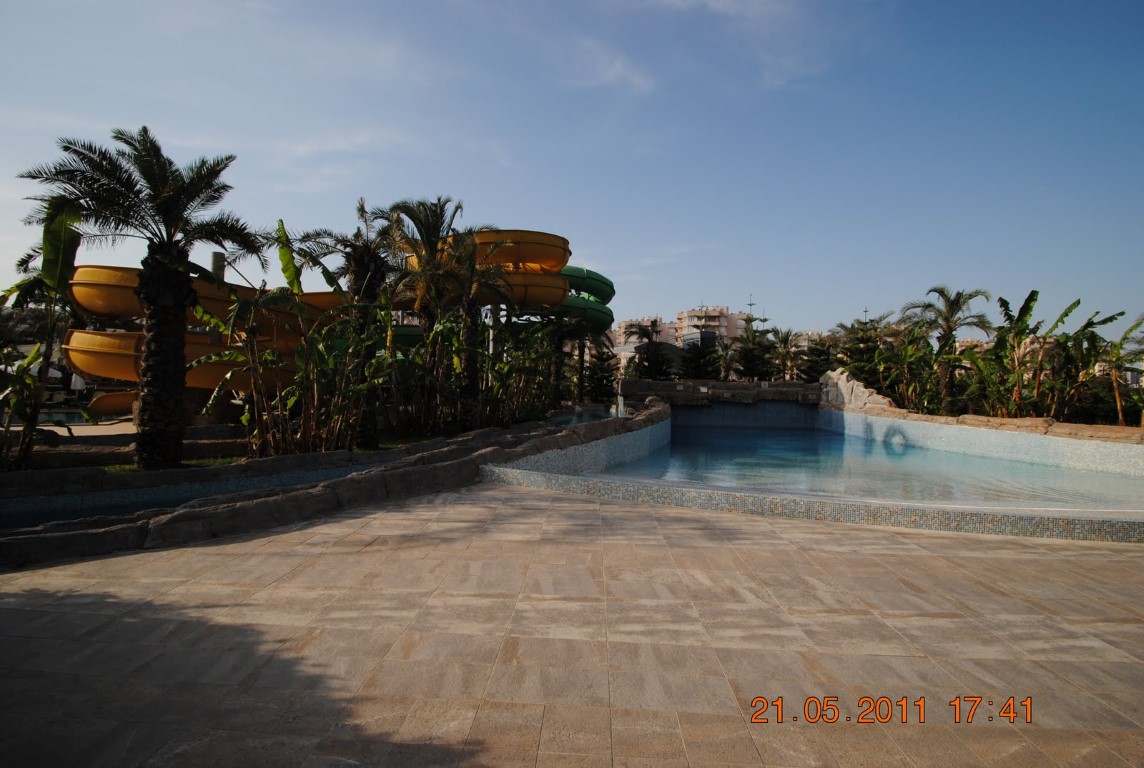 imagini hotel ROYAL WINGS LARA